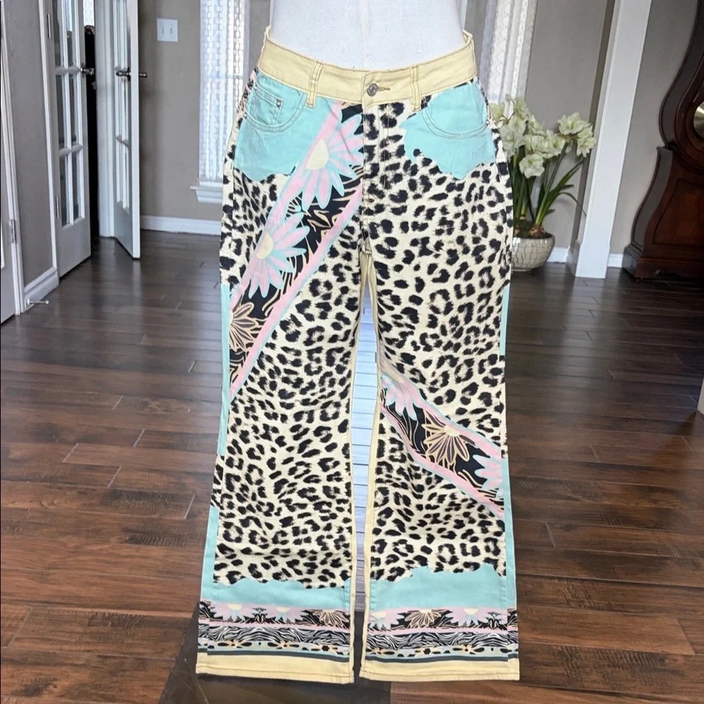 AKIRA Multicolor Animal Print Straight Leg Jeans - Picture 1 of 3
